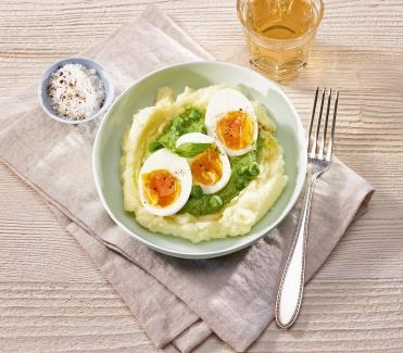 05-2015-eier-an-erbsensauce-mit-kartoffelstock